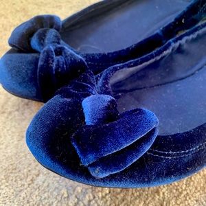 Bandolino velvet navy flats